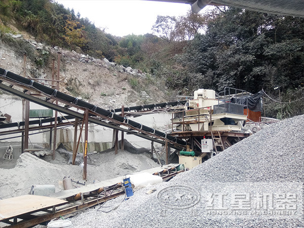 冲击式破碎机工作现场