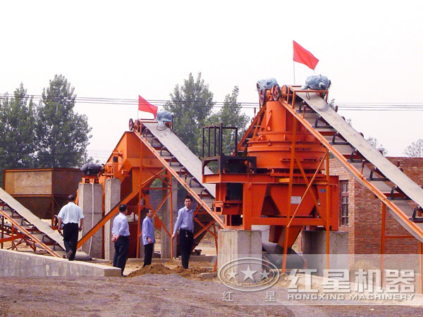 冲击式破碎机现场维护图