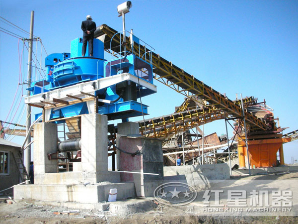 冲击式破碎机现场工作图