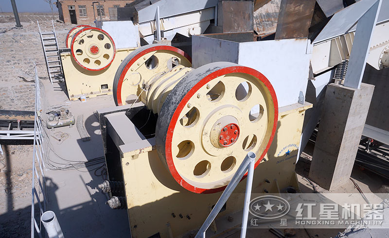 颚式破碎机作业现场