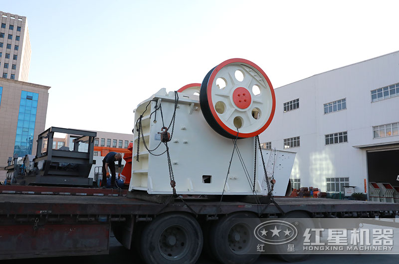 小型颚式破石机发货现场