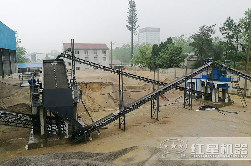 小型HX制沙机生产现场