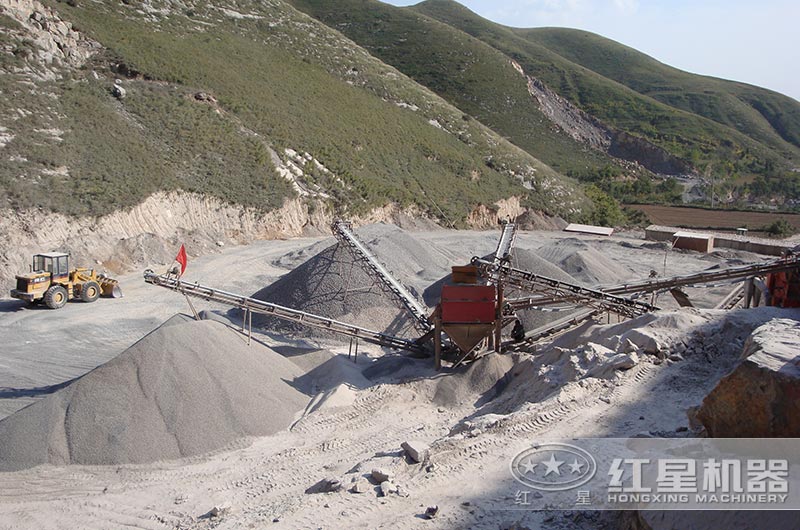 鹅卵石制沙生产现场
