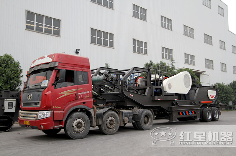 客户订购的移动破碎站准备发货 客户订购的移动破碎站准备发货